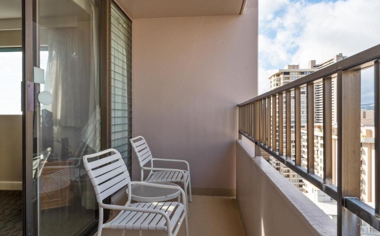 Private One Bedroom Condo, With Corporate Rental Car Savings Code Included, Free Onsite Parking Honolulu Eksteriør bilde
